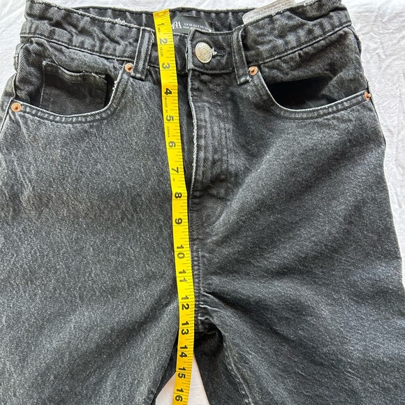 Bundle 3/$25
Zara (2) Black High Rise Mom Jeans - Picture 12 of 13
